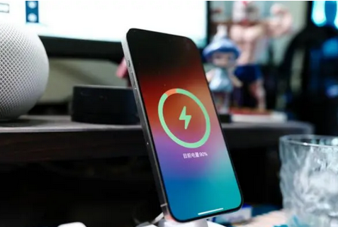 九合垸原种场苹果15换屏服务分享用什么充电器给iPhone15充电更好 